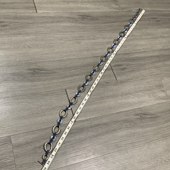 Coldwater Creek Silver with White & Blue Floral Accents Chain Belt size 1X/2x - Picture 6 of 9